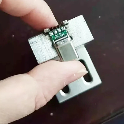 Fabrieksvoorzieningen Semi-Auto USB C Quick Charge Data Cable Draad Volledige Automatische Soldering Lasmachine