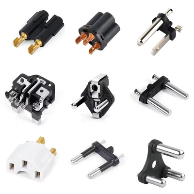 SAA Solid Hollow 3 Pin Power Plug Insert Crimping Machine met losse bulk terminal trillende plaatvoerder