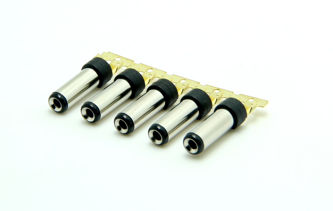 Mannelijke DC-plug 5.5 DC-afstemvork Mannelijke 5521DC Flat Head Groove Round DC Plug